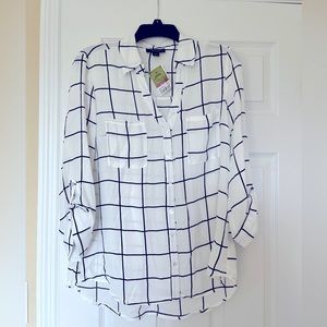 Size large shirt from Ross. Though it’s a large the sleeves have a slim fit.